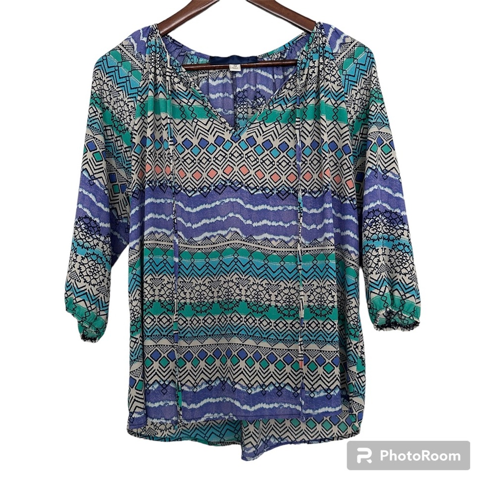 Francesca’s Geometric Blouse
